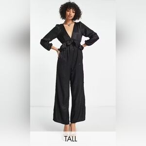Size M - ONLY Jumpsuit Tall Frill Jacquard Detail In Black Houndstooth